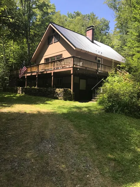 Clean Comfortable Chalet Located In The Heart Of The White Mountains - Image 1