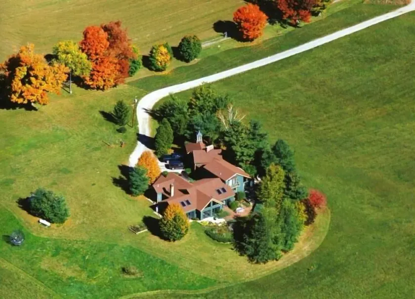 Privates Hallenbad - Vermont Vacation Home - Prop. # 352330 nebenan - Image 1