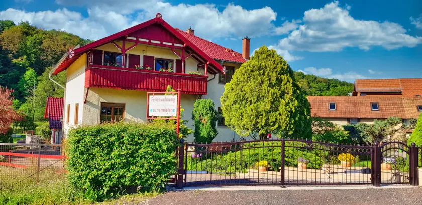 Apartment on the Rennsteig, located directly at Eisenach, on the southern slope of the Wartburg - Image 1