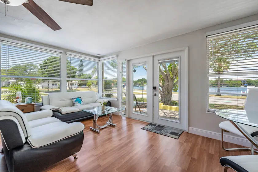 Aqua Vista Studio - Image 1
