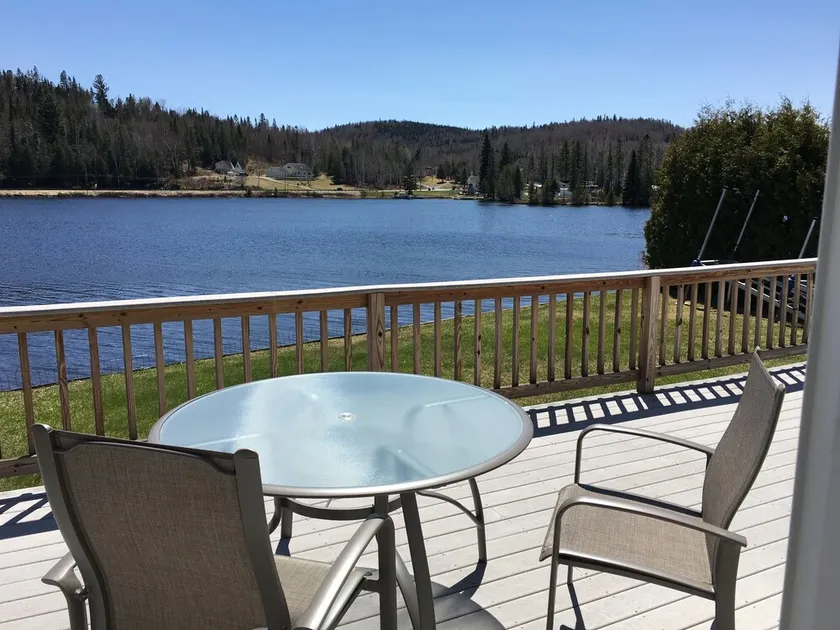 Year round cottage on Joe's Pond and the LVRT bike path in VT Northeast Kingdom - Image 1
