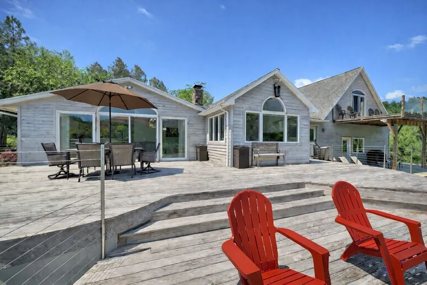 Lakefront Retreat Sleeps 12! Golf & Nature Escape - Image 1