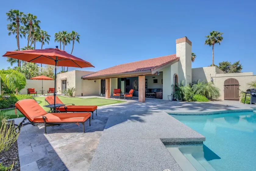 Corporate Housing. Quite In/Outdoor living w private heated pool & putting green - Image 1
