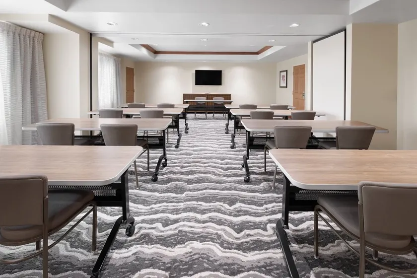 King Suite. Gratis frukost. Inomhuspool. Gym. Snabb kör till Hersheypark! - Image 1