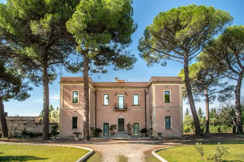 Villa Salvatore - Eight Bedroom Villa, Sleeps 19 - Image 1