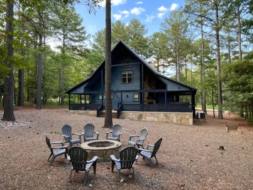 Prime Location! Paved Roads, Hot Tub, Games, Playset, Fire Pit, Family-Friendly! - Image 1