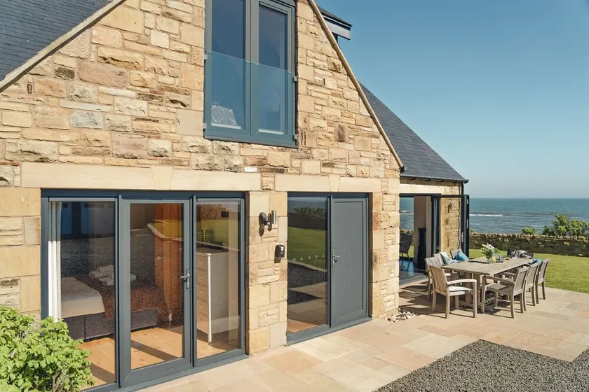 Rock Lobster -  a family friendly that sleeps 8 guests  in 4 bedrooms - Image 1