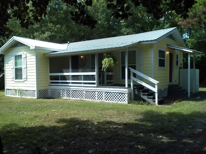 Fenced yard, loveDogs,  Wonderful  Rustic cottage,  Perfect Location!! - Image 1