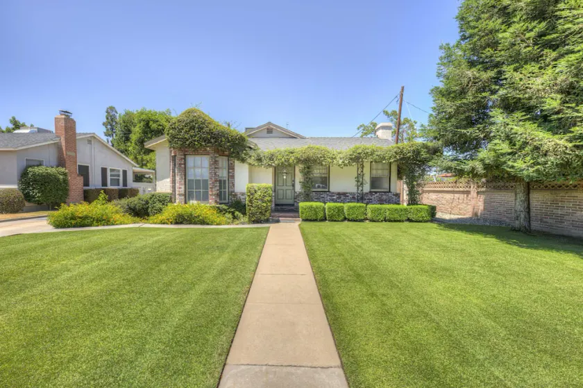 Downtown Estate. Hem, pool, stort badkar, pensionat, husbilparkering - Image 1
