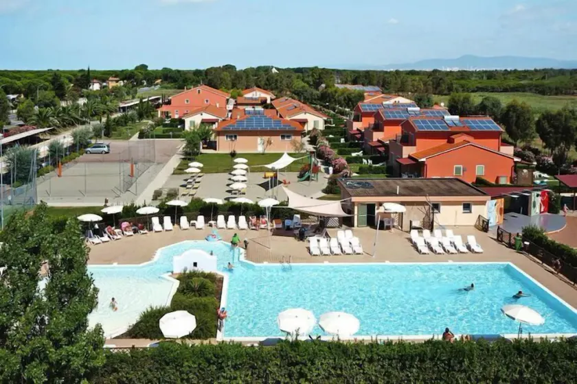Holiday Residence Rosa dei Venti Vada - Image 1