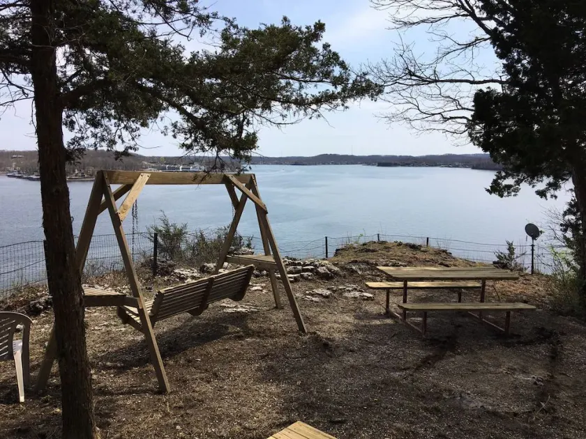 Located on a bluffcliff, 80 ft off the water with a magnificent view of the Lake - Image 1