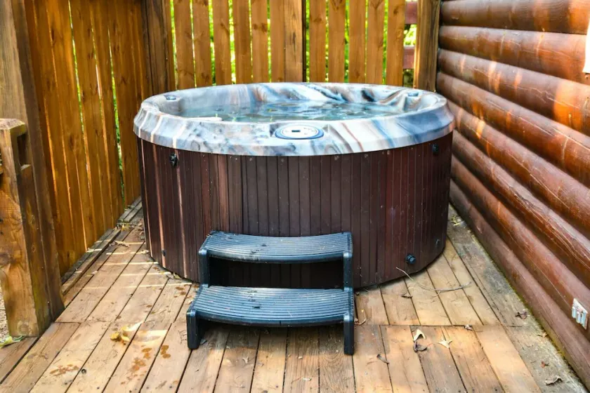 2 br / 2ba, hot tub. brændeovn, poolbord, satellit-tv, fuldt møbleret køkken - Image 1