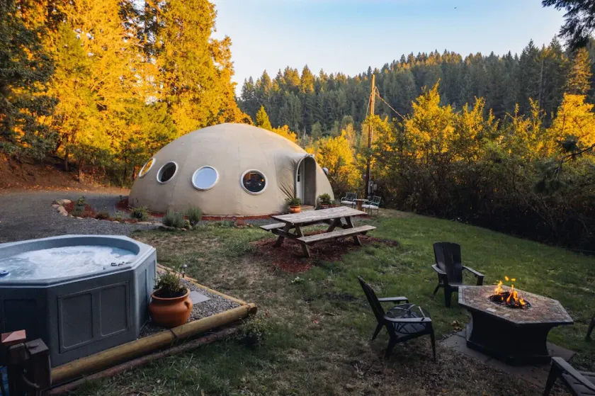 The Eugene Dome: Wine Country, Nature, Hobbit Home - Image 1