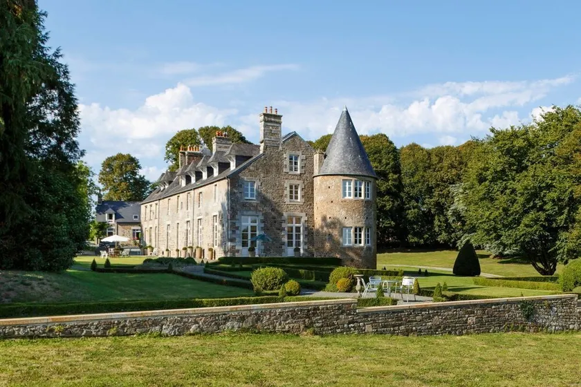 Chateau Quatre Saisons - Image 1