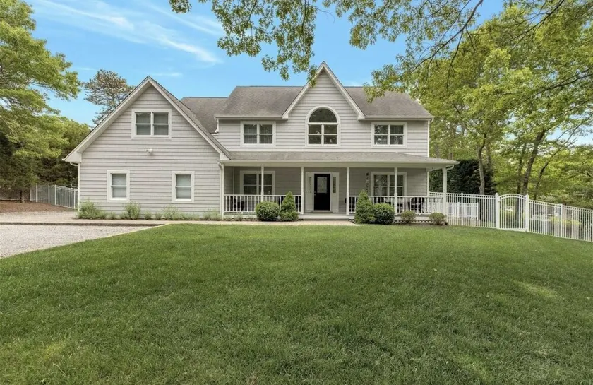 Luxe Hamptons Retreat ✨ Pool + Hot Tub • Sleeps 10 • Near Southampton & US Open - Image 1