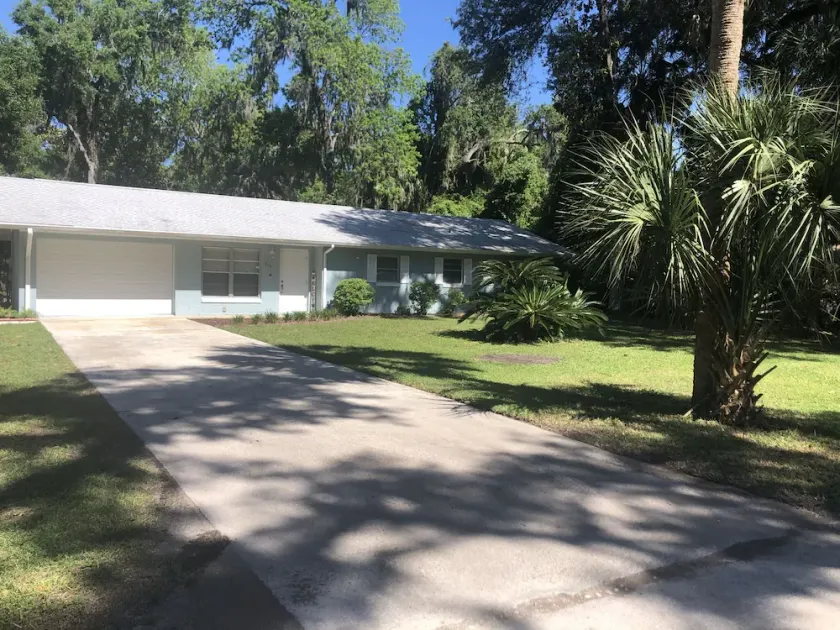 Hidden gem in Crystal River with everything needed for a PERFECT vacation. - Image 1