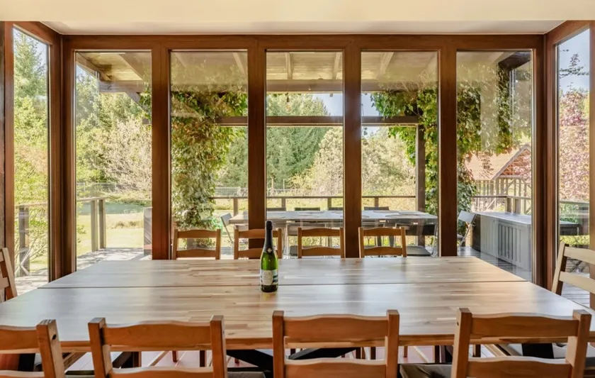 Large, comfortable holiday home with a garden - Image 1