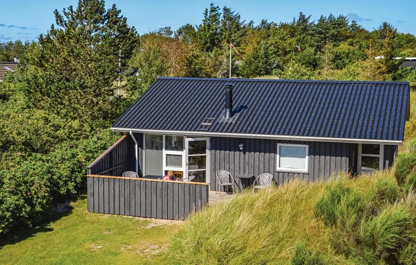 Stunning Home In Blokhus - Image 1