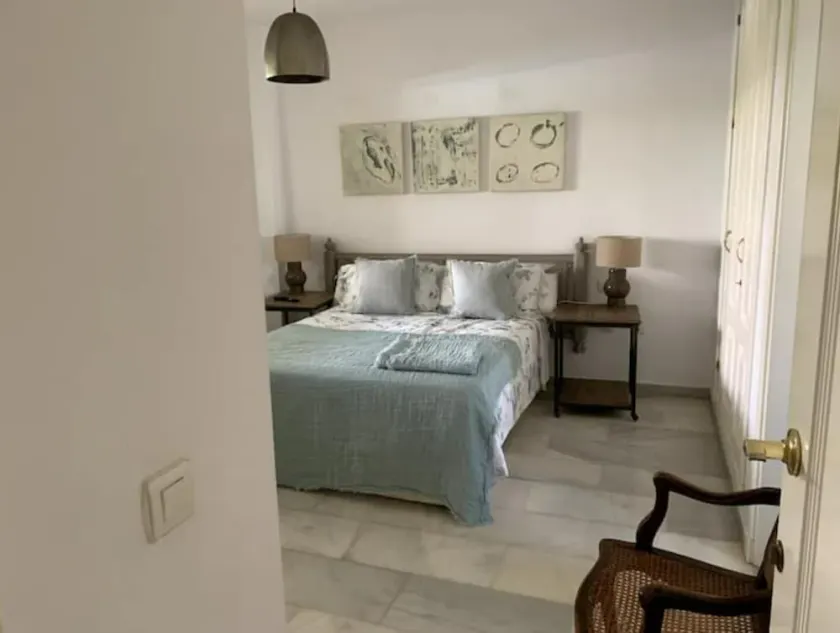 Spectacular ground floor 3 minutes from Puerto Banús - Image 1