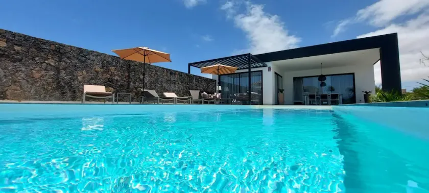 CASA NIDO - Moderne, sehr großräumige Villa mit beheiztem Pool - Image 1