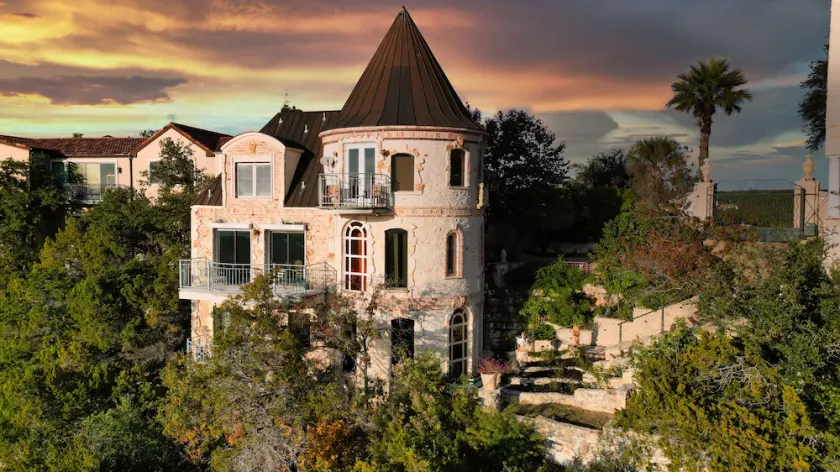 Romantiska slott / Winehouse ~ Högt över Lake Travis! - Image 1