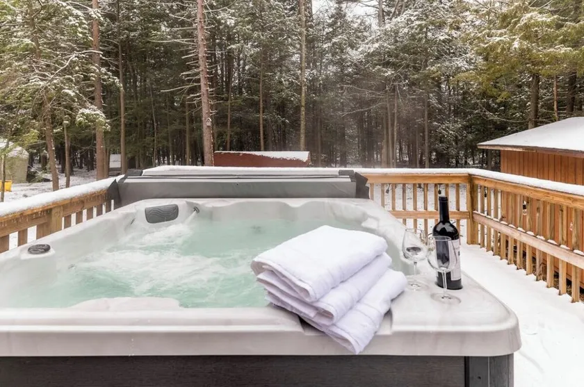 House with outside Sauna and Hot tube - Image 1