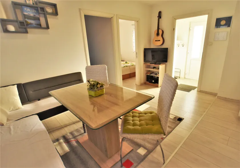 Family friendy apartment near the river and mountains - Image 1