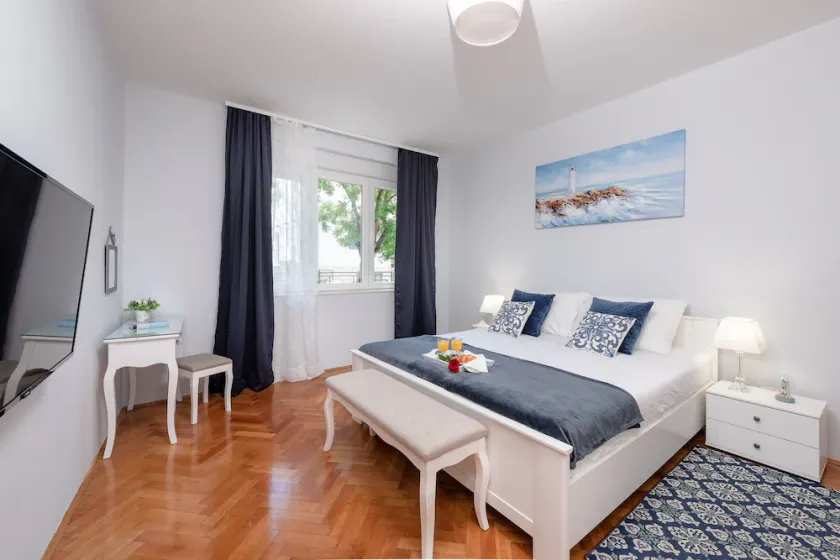 \"Stadt und Meer\" apt im Zentrum, 5 Minuten zu Fuß zum Diokletian Palast und Strand - Image 1