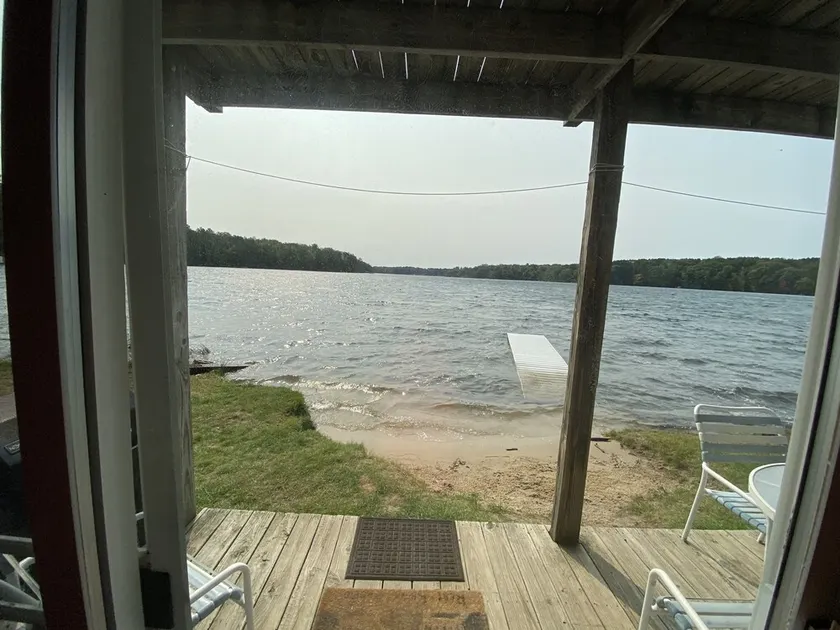 ALL YEAR ROUND FUN!  LAKE FRONT! BLUE BEAR TRAIL UP THE DRIVEWAY! I - Image 1
