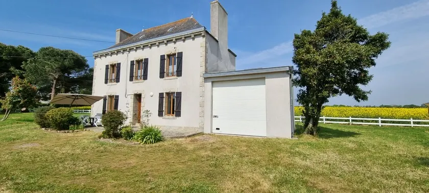 Quiet renovated house near the beach with beautiful garden in Kerdalé - Image 1