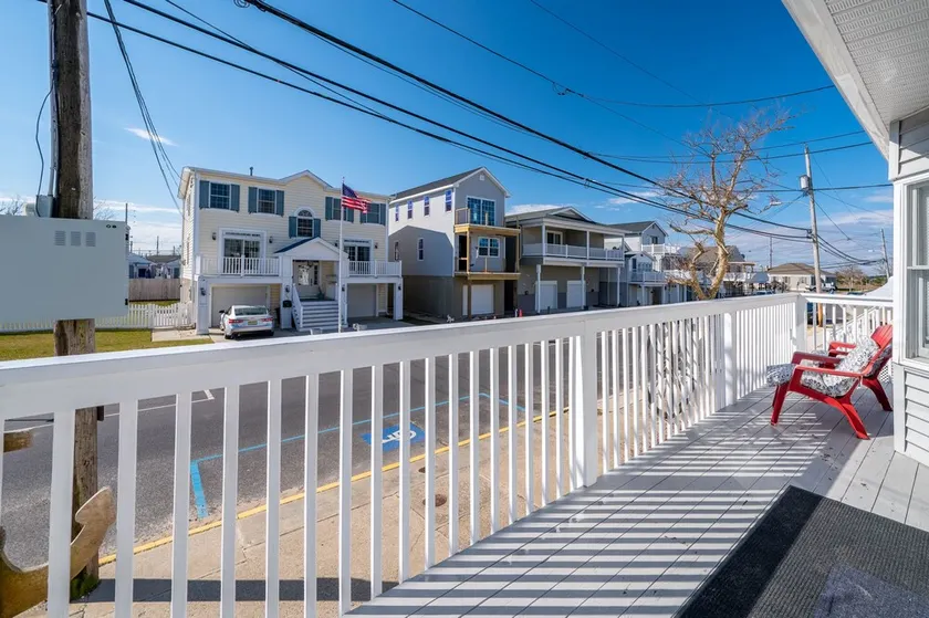 Beautiful large house close to both bay and beach in Seaside Heights, NJ 08751 - Image 1