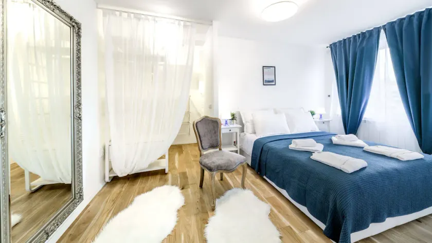 Exclusive, spacious and central! - Image 1