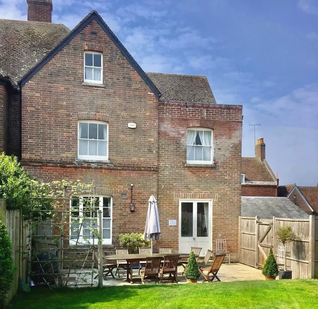 Quay Corner, 5 bed house, Christchurch Dorset - Image 1