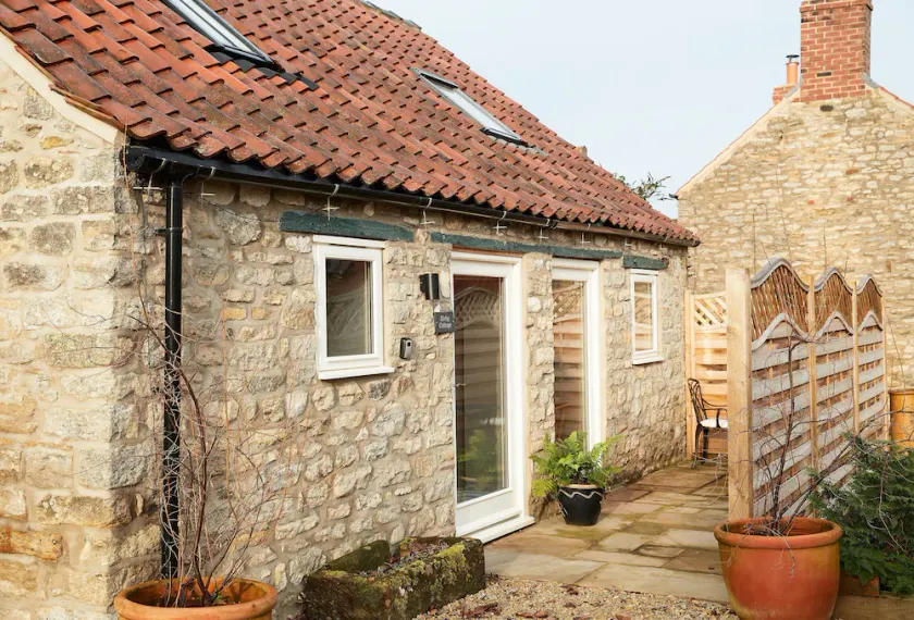 Two bedroom cottage situated in a quiet location - Image 1