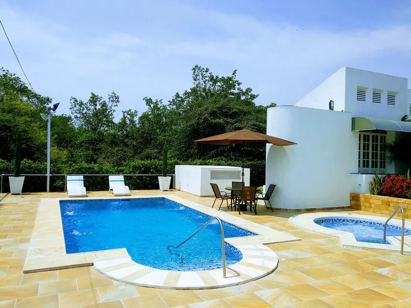HERMOSA Y CÓMODA CASA EN GIRARDOT - Image 1