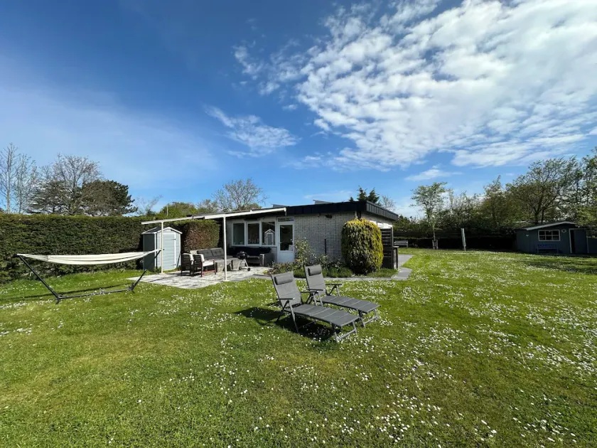 Freistehende Ferienhaus mit 900 qm Grundstück an Nordsee und Grevelingen Meer - Image 1
