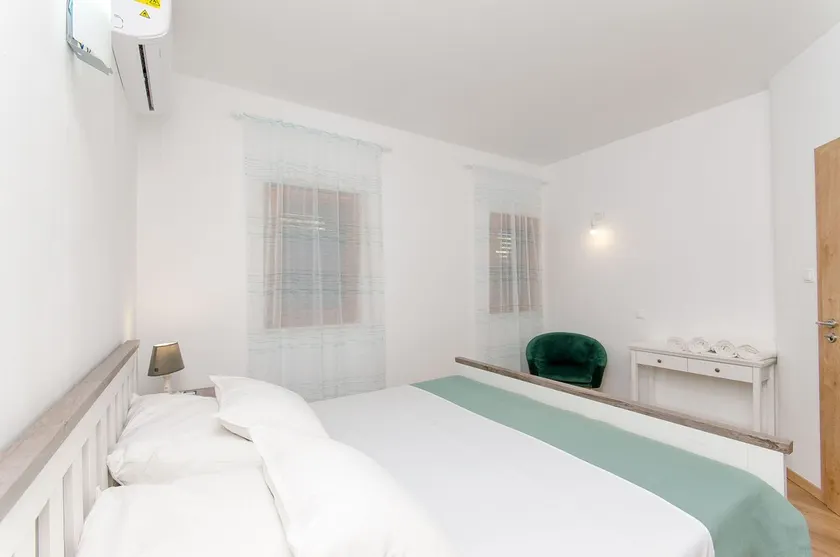 Ferienwohnung mit Terrasse, Grill und Garten | Meerblick - Image 1