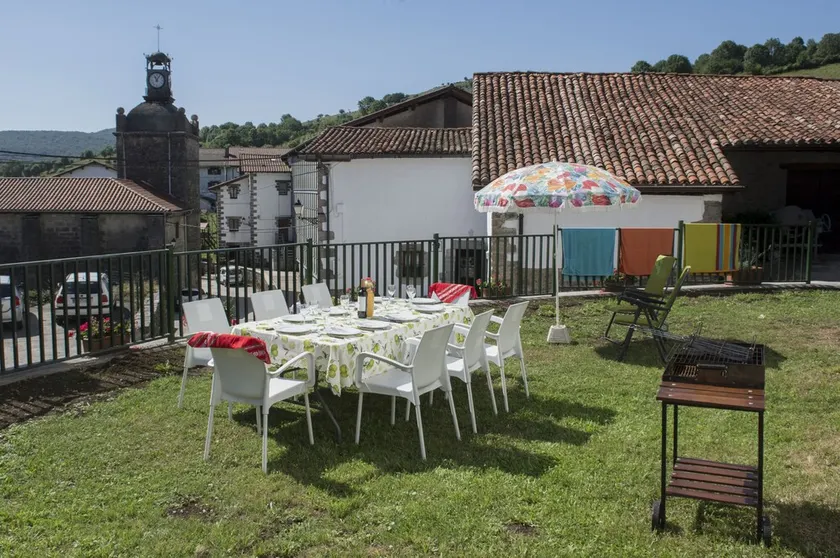 TOURIST BOENDE SAN SEBASTIAN-PAMPLONA, 12 personer - Image 1