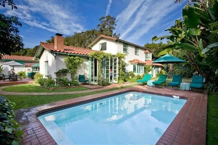 BUTTERFLY BEACH HOUSE .... 3MIN GANG TIL STRAND & VILLAGE, 8 MIN WALK BILTMORE HOTEL - Image 1