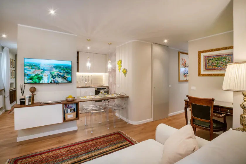 Charming stay in Roma - Luxury Holiday Apartment - Image 1