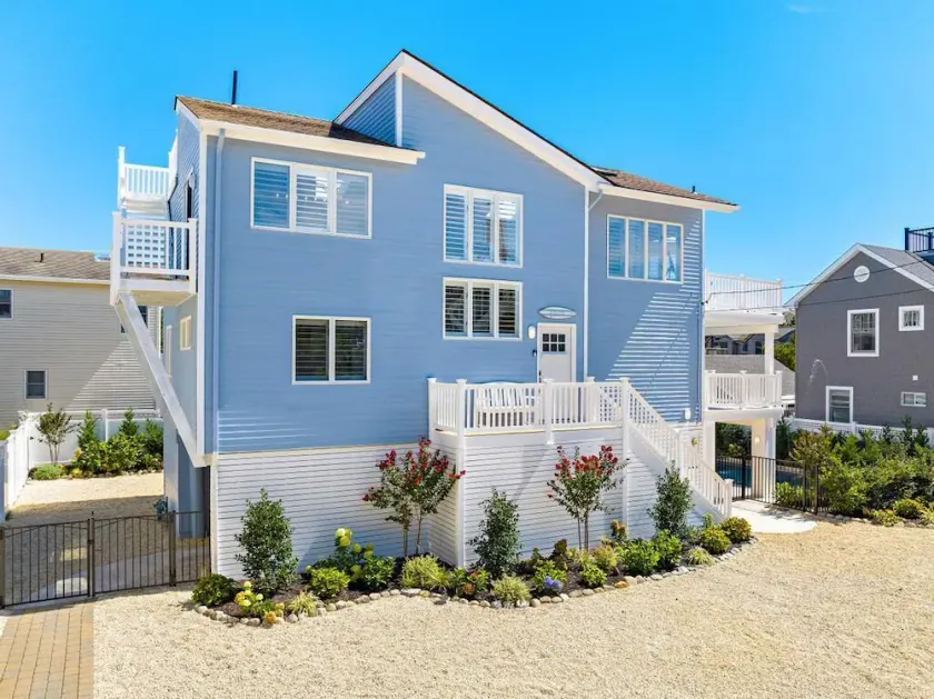  Beach Haven Park 4 Bed, 3.5 Bath Reverse Living, Beach Block, Heated Pool - Image 1