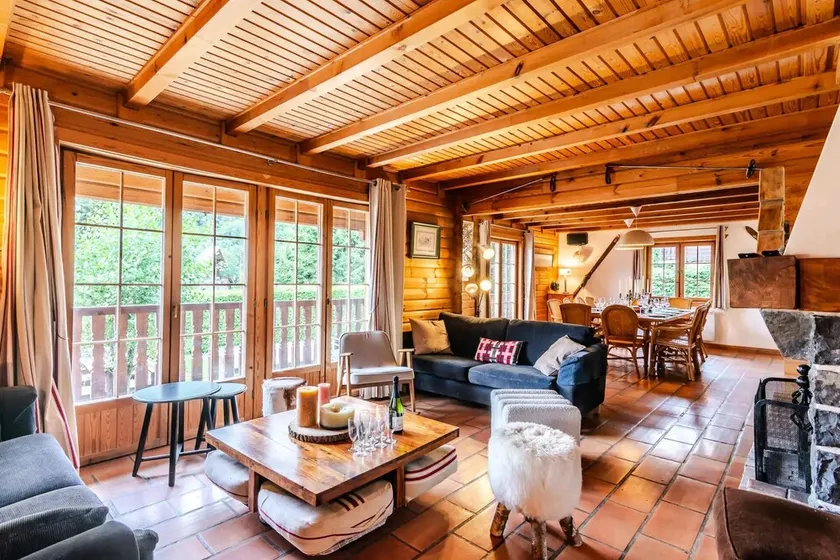 Chalet Buddies - Large chalet with jacuzzi and sauna - Image 1