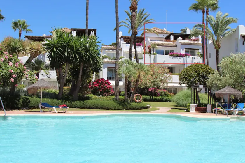 Trois chambres de deux étages penthouse de luxe avec magnifique jardin et vue sur la mer - Image 1