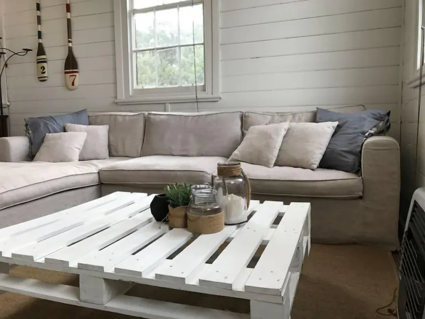 Old School Beach House - Image 1