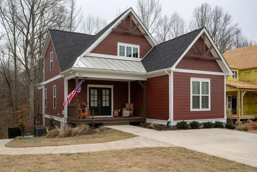 Holiday House - Image 1