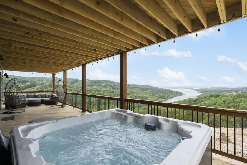 Lake View Getaway Near SDC with Hot Tub, Games, Large Deck & Free Daily Activities - Image 1