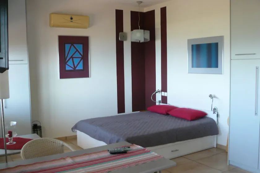 Villa-Estudio, vista al mar, moderno, elegante, a 10 minutos de la playa, terraza, jardín. - Image 1