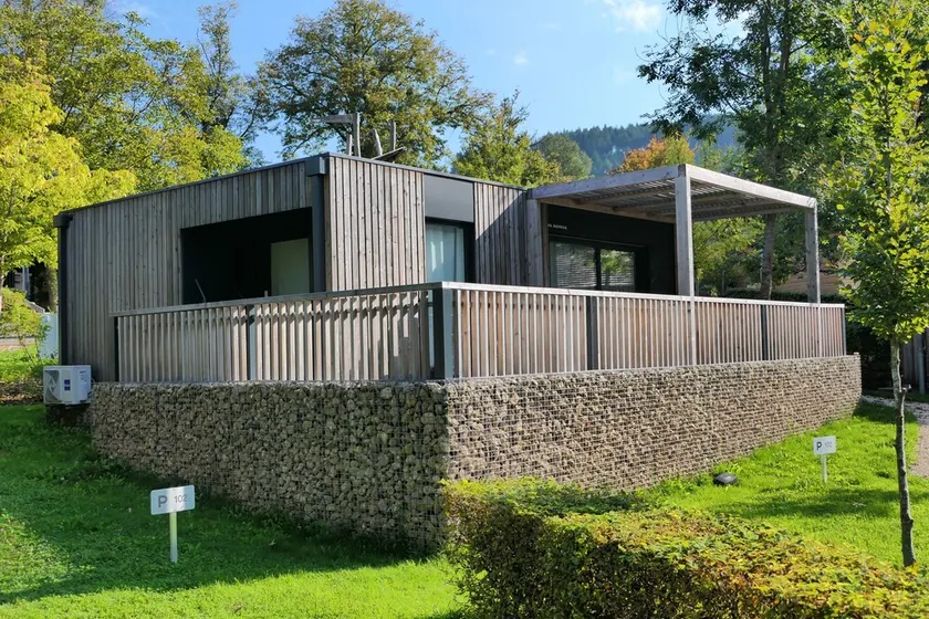 Chalet with 2 bedroom and a terrace - Image 1