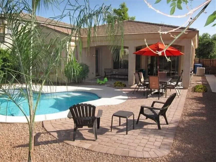 Votre oasis de jardin vous attend ..., une belle maison dans une communauté primée - Image 1