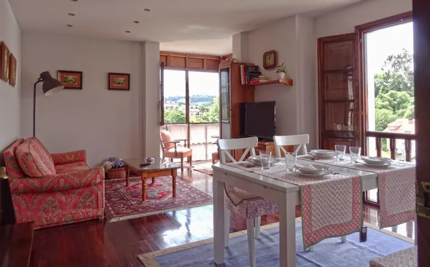 Um apartamento EXCELENTE NO CENTRO DE COMILLAS - Image 1
